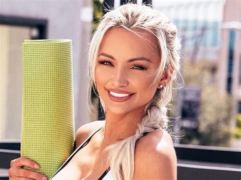 Lindsey Pelass New Videos